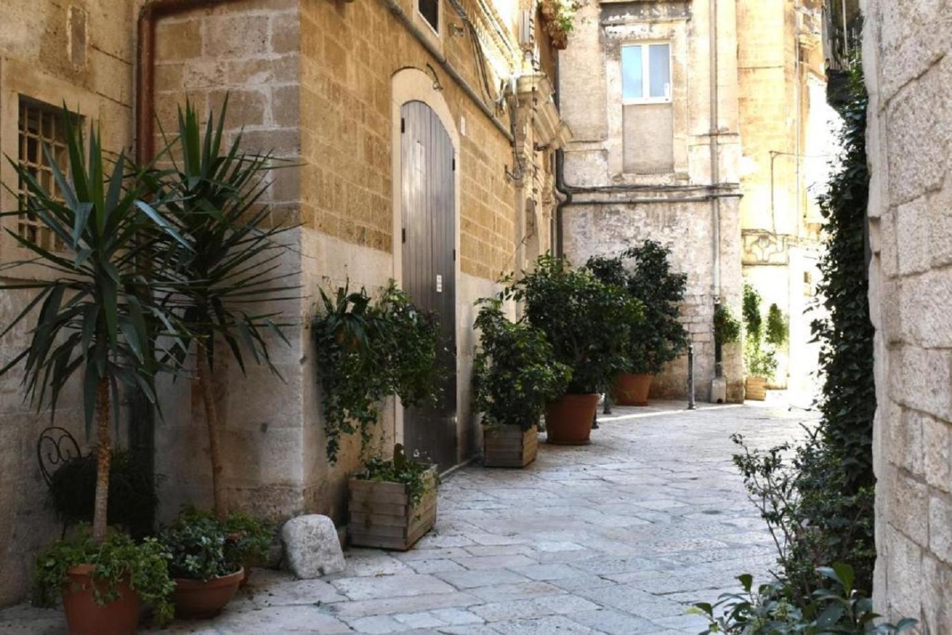 Villa La Follia Dell'Architetto Bari Exterior foto